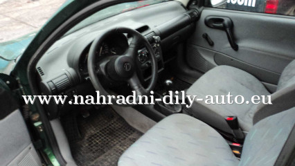 Opel Corsa 3dv zelená na náhradní díly Praha / nahradni-dily-auto.eu