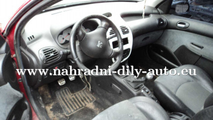 Peugeot 206 vínová na náhradní díly Praha / nahradni-dily-auto.eu