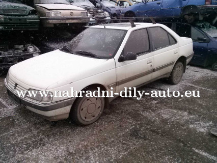 Peugeot 405 bílá na náhradní díly Praha / nahradni-dily-auto.eu