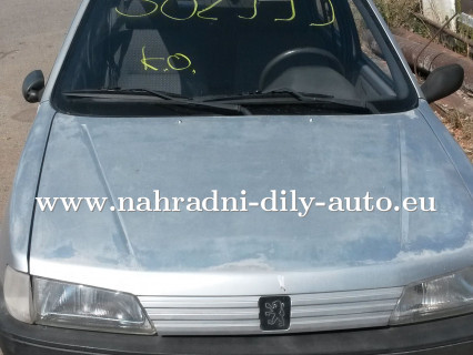 Peugeot 106 šedá metalíza na díly Brno / nahradni-dily-auto.eu