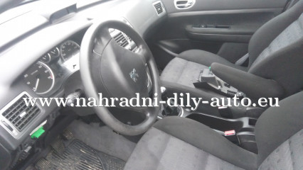 Peugeot 307 šedá metalíza na díly Brno / nahradni-dily-auto.eu