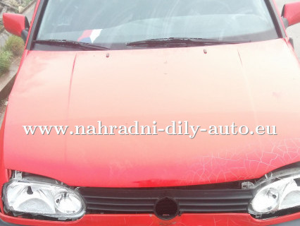 VW Golf variant červená na díly Brno / nahradni-dily-auto.eu
