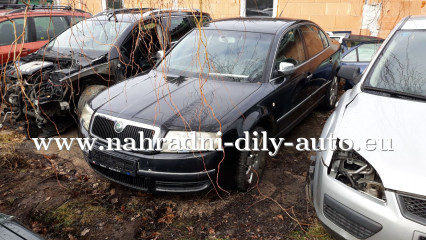 Škoda Superb černá na díly Plzeň / nahradni-dily-auto.eu