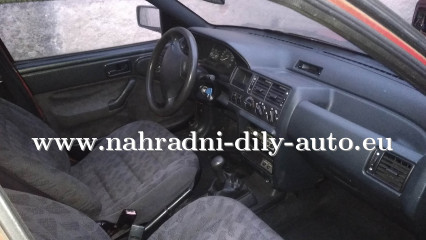 Ford Escort červená - díly z tohoto vozu / nahradni-dily-auto.eu