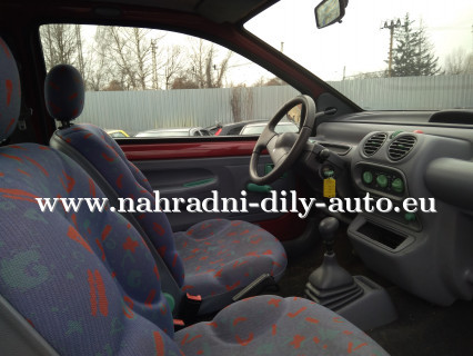 Renault Twingo vínová - díly z tohoto vozu / nahradni-dily-auto.eu