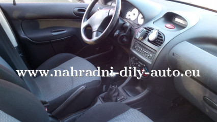 Peugeot 206 tmavě modrá - díly z tohoto vozu / nahradni-dily-auto.eu