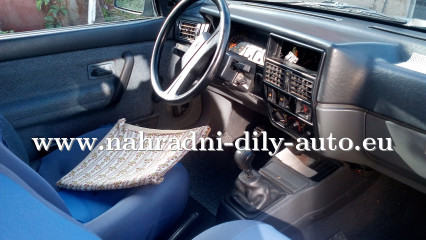 Renault 19 stříbrná - díly z tohoto vozu / nahradni-dily-auto.eu