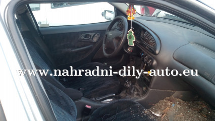 Ford Mondeo stříbrná - díly z tohoto vozu / nahradni-dily-auto.eu