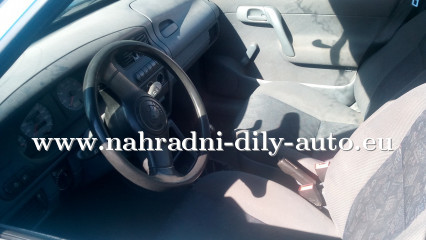 Škoda Felicie modrá - díly z tohoto vozu / nahradni-dily-auto.eu