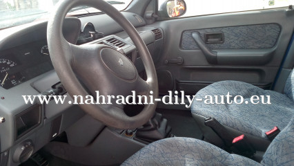 Renault Clio modrá - díly z tohoto vozu / nahradni-dily-auto.eu