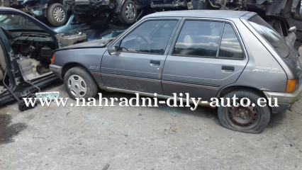 Peugeot 205 šedá na náhradní díly Tábor