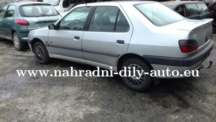 Peugeot 306 stříbrná na náhradní díly Tábor