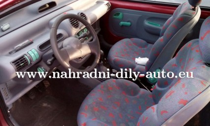 Renault Twingo tmavě červená na díly ČB / nahradni-dily-auto.eu